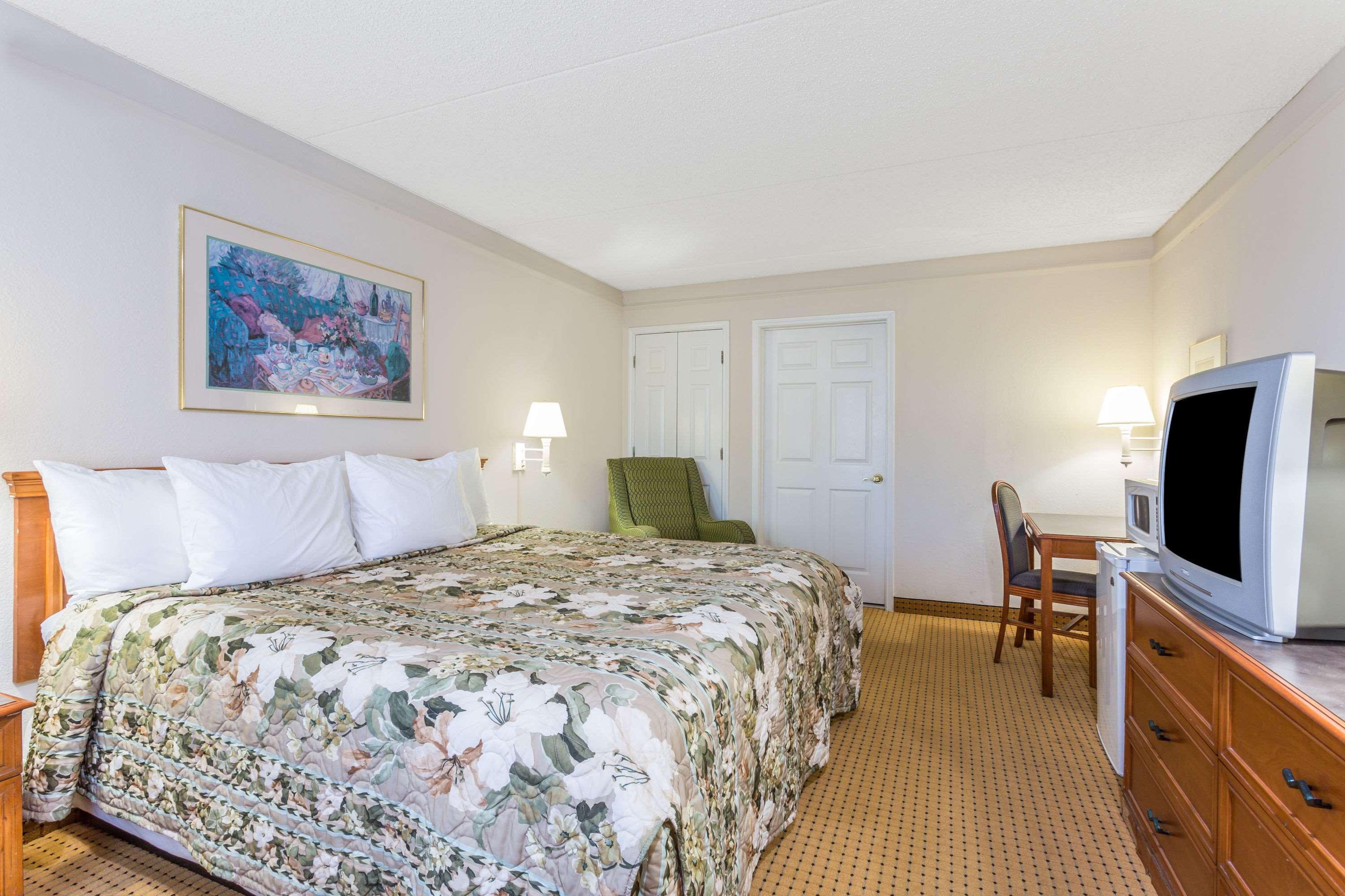 Econo Lodge Richmond-North Chesterfield Exteriör bild