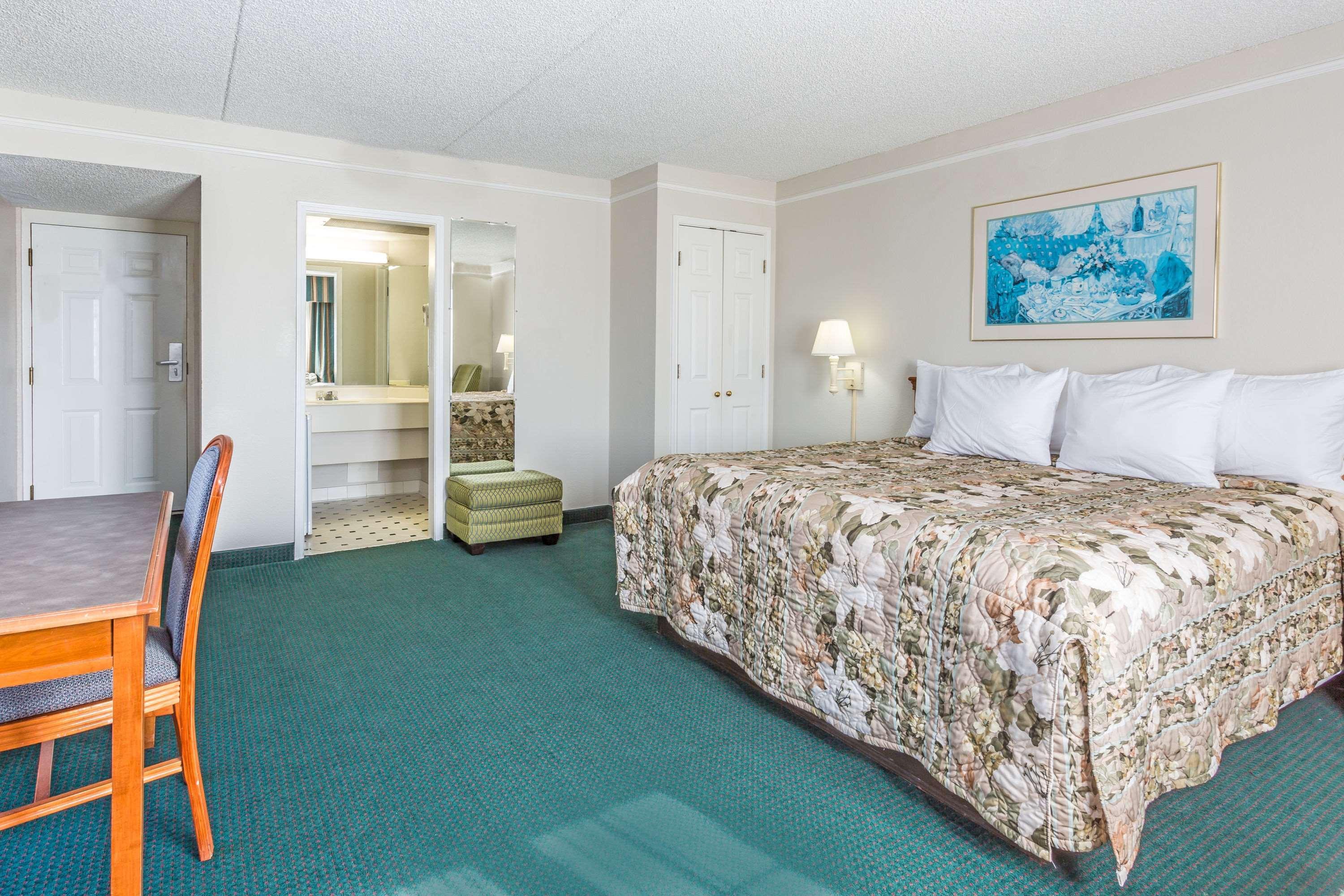 Econo Lodge Richmond-North Chesterfield Exteriör bild