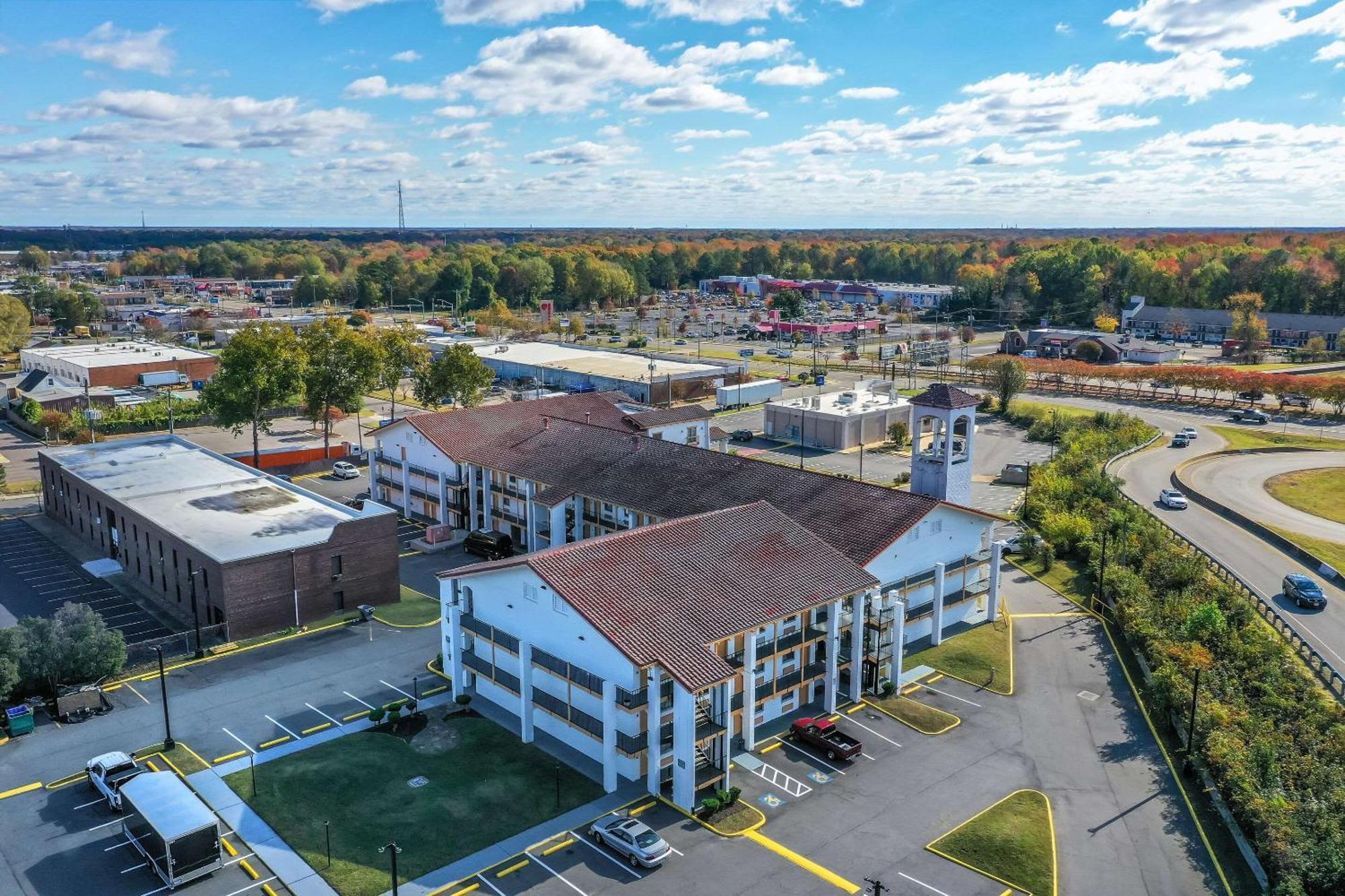 Econo Lodge Richmond-North Chesterfield Exteriör bild